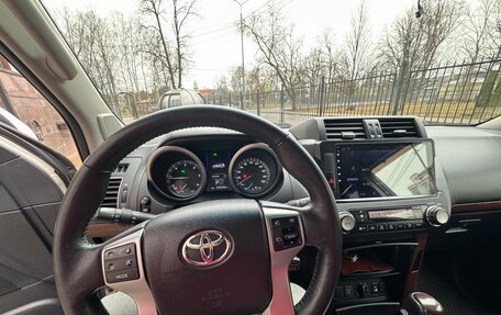 Toyota Land Cruiser Prado 150 рестайлинг 2, 2016 год, 3 200 000 рублей, 10 фотография