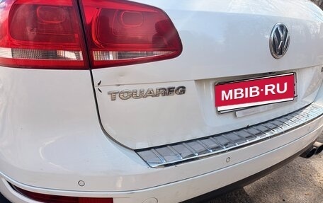 Volkswagen Touareg III, 2011 год, 2 100 000 рублей, 11 фотография