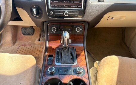 Volkswagen Touareg III, 2011 год, 2 100 000 рублей, 21 фотография