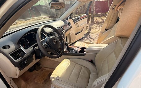 Volkswagen Touareg III, 2011 год, 2 100 000 рублей, 22 фотография