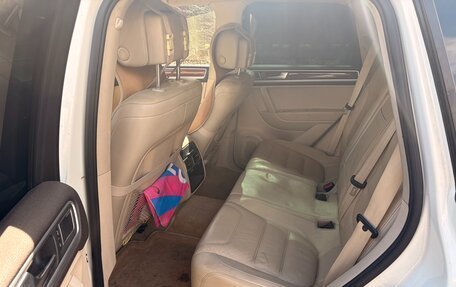 Volkswagen Touareg III, 2011 год, 2 100 000 рублей, 19 фотография