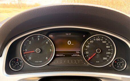 Volkswagen Touareg III, 2011 год, 2 100 000 рублей, 25 фотография