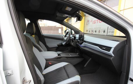 Volkswagen ID.4, 2023 год, 3 295 000 рублей, 16 фотография