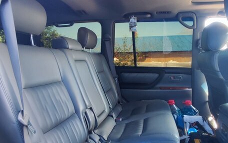 Toyota Land Cruiser 100 рестайлинг 2, 2005 год, 2 600 000 рублей, 6 фотография