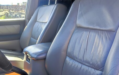 Toyota Land Cruiser 100 рестайлинг 2, 2005 год, 2 600 000 рублей, 13 фотография