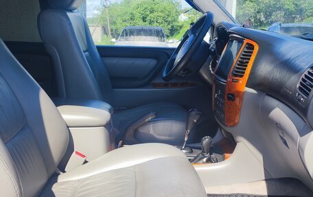 Toyota Land Cruiser 100 рестайлинг 2, 2005 год, 2 600 000 рублей, 18 фотография