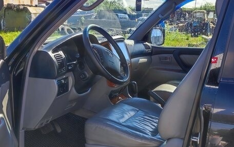 Toyota Land Cruiser 100 рестайлинг 2, 2005 год, 2 600 000 рублей, 14 фотография