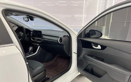 KIA K3, 2022 год, 1 590 000 рублей, 18 фотография