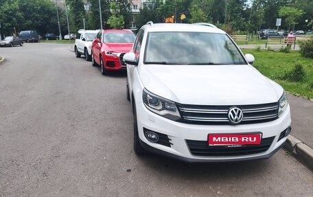 Volkswagen Tiguan I, 2015 год, 1 800 000 рублей, 1 фотография
