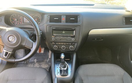 Volkswagen Jetta VI, 2013 год, 750 000 рублей, 5 фотография