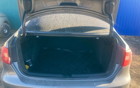 Volkswagen Jetta VI, 2013 год, 750 000 рублей, 2 фотография