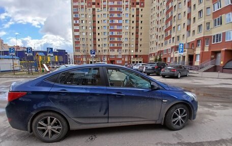 Hyundai Solaris II рестайлинг, 2015 год, 1 100 000 рублей, 2 фотография