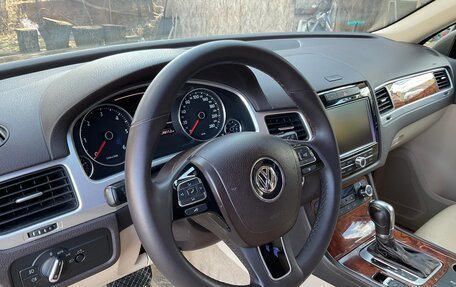 Volkswagen Touareg III, 2011 год, 2 100 000 рублей, 14 фотография