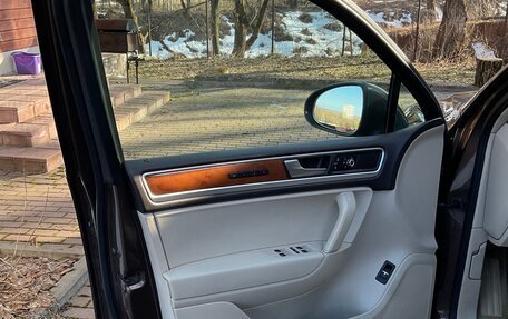 Volkswagen Touareg III, 2011 год, 2 100 000 рублей, 9 фотография