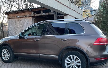 Volkswagen Touareg III, 2011 год, 2 100 000 рублей, 3 фотография