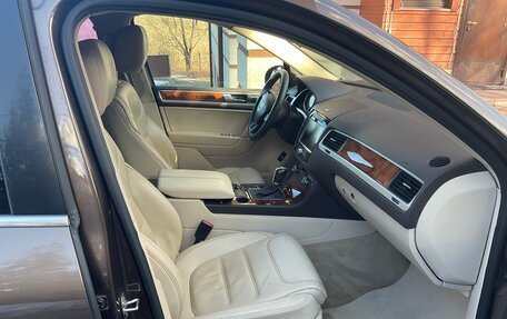 Volkswagen Touareg III, 2011 год, 2 100 000 рублей, 11 фотография