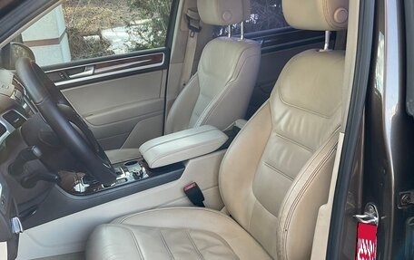 Volkswagen Touareg III, 2011 год, 2 100 000 рублей, 8 фотография