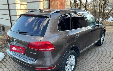 Volkswagen Touareg III, 2011 год, 2 100 000 рублей, 4 фотография