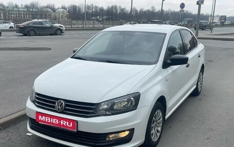 Volkswagen Polo VI (EU Market), 2017 год, 880 000 рублей, 2 фотография