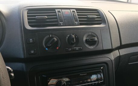 Skoda Fabia II, 2013 год, 775 000 рублей, 10 фотография