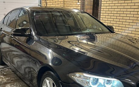 BMW 5 серия, 2013 год, 1 800 000 рублей, 2 фотография