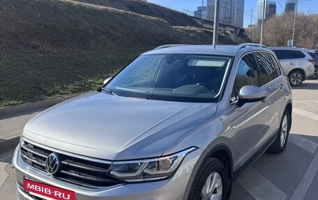 Volkswagen Tiguan II, 2021 год, 3 900 000 рублей, 4 фотография