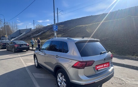 Volkswagen Tiguan II, 2021 год, 3 900 000 рублей, 6 фотография