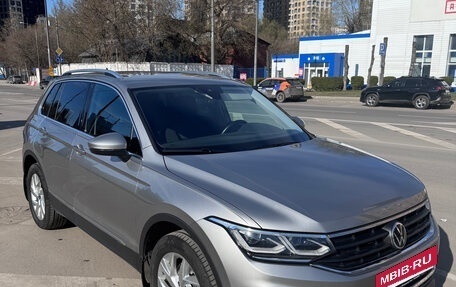 Volkswagen Tiguan II, 2021 год, 3 900 000 рублей, 10 фотография