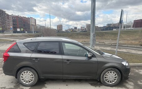 KIA cee'd I рестайлинг, 2010 год, 700 000 рублей, 3 фотография