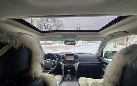 Toyota Land Cruiser 200, 2011 год, 3 900 000 рублей, 32 фотография