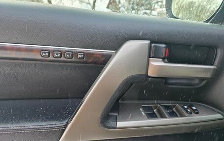 Toyota Land Cruiser 200, 2011 год, 3 900 000 рублей, 31 фотография