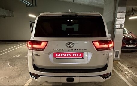 Toyota Land Cruiser, 2022 год, 11 000 000 рублей, 3 фотография