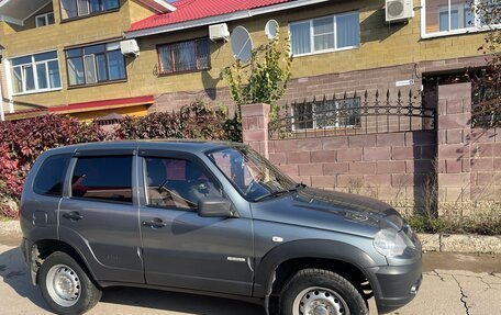 Chevrolet Niva I рестайлинг, 2015 год, 735 000 рублей, 9 фотография