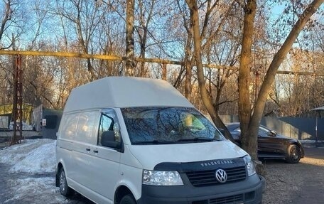 Volkswagen Transporter T5 рестайлинг, 2008 год, 1 000 000 рублей, 2 фотография