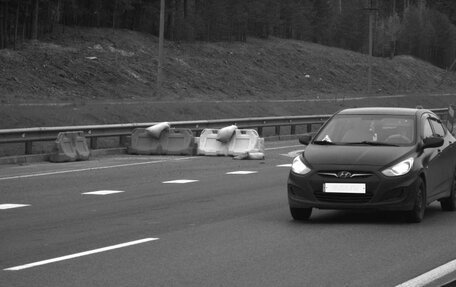 Hyundai Solaris II рестайлинг, 2013 год, 450 000 рублей, 7 фотография