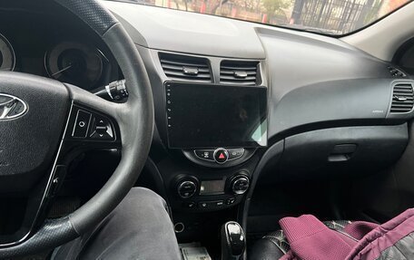 Hyundai Solaris II рестайлинг, 2014 год, 855 000 рублей, 9 фотография