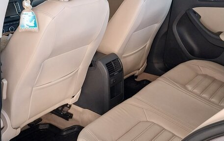 Volkswagen Jetta VI, 2012 год, 1 050 000 рублей, 13 фотография