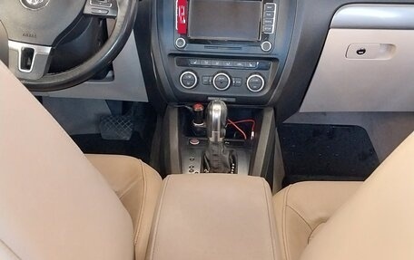 Volkswagen Jetta VI, 2012 год, 1 050 000 рублей, 10 фотография