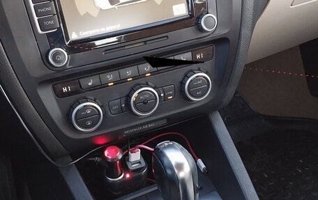 Volkswagen Jetta VI, 2012 год, 1 050 000 рублей, 16 фотография