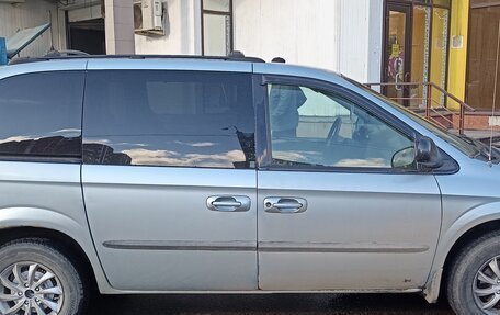 Chrysler Voyager IV, 2003 год, 550 000 рублей, 2 фотография