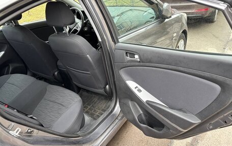 Hyundai Solaris II рестайлинг, 2016 год, 1 200 000 рублей, 24 фотография