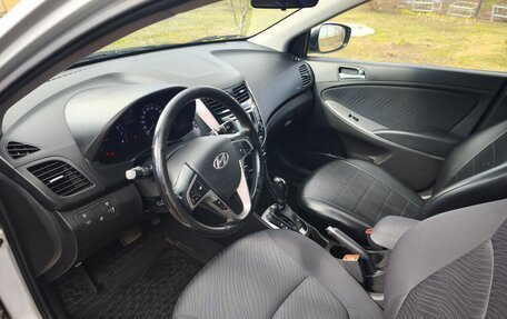 Hyundai Solaris II рестайлинг, 2015 год, 1 150 000 рублей, 10 фотография