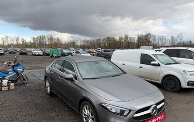 Mercedes-Benz A-Класс, 2018 год, 2 100 000 рублей, 1 фотография