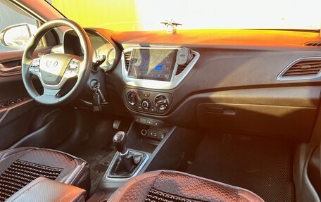 Hyundai Solaris II рестайлинг, 2017 год, 749 000 рублей, 8 фотография