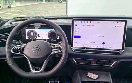 Volkswagen Tiguan, 2025 год, 4 340 000 рублей, 7 фотография