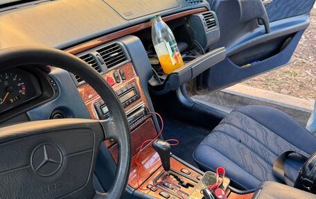 Mercedes-Benz E-Класс, 1998 год, 170 000 рублей, 5 фотография