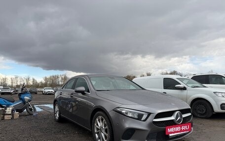Mercedes-Benz A-Класс, 2018 год, 2 100 000 рублей, 2 фотография