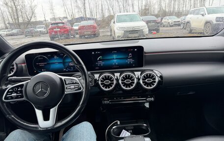 Mercedes-Benz A-Класс, 2018 год, 2 100 000 рублей, 13 фотография