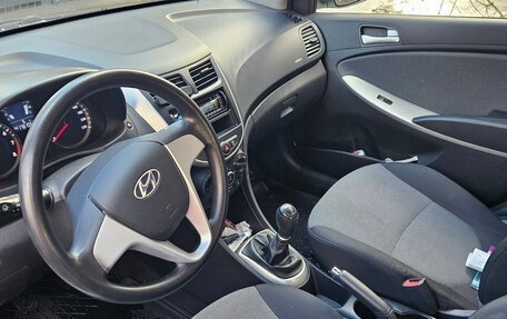 Hyundai Solaris II рестайлинг, 2012 год, 530 000 рублей, 6 фотография