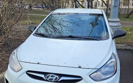 Hyundai Solaris II рестайлинг, 2012 год, 530 000 рублей, 3 фотография